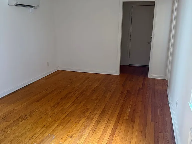 2228 W Allen St — Photo 18