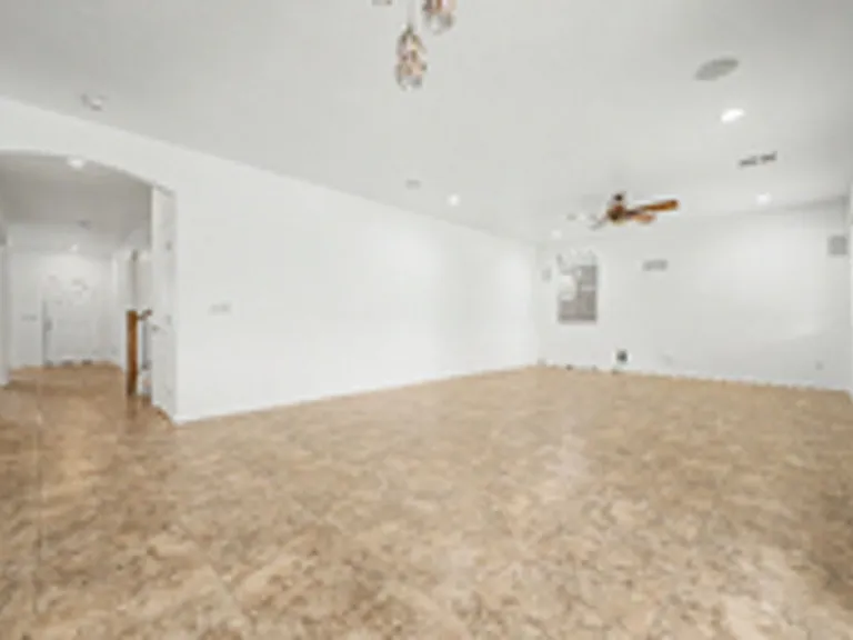 4947 E Odessa Dr — Photo 5