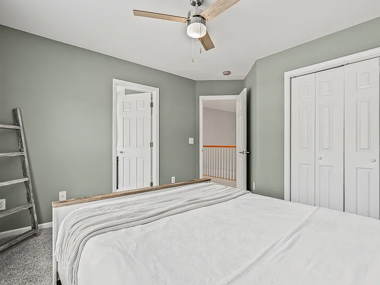 706 Beverly Dr — Photo 10