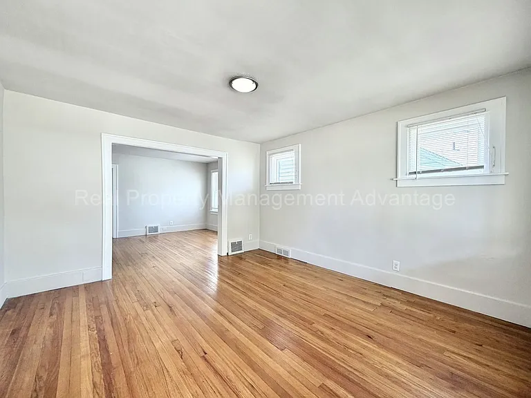 316 Spencer — Photo 16