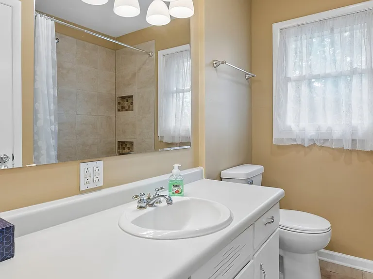 3006 S 108th St — Photo 13