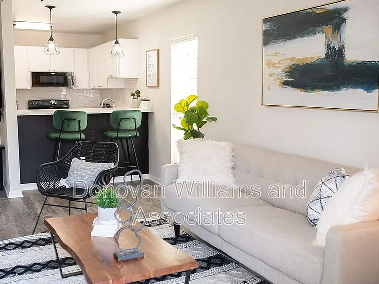 Woodland Park Apartments — Photo 5