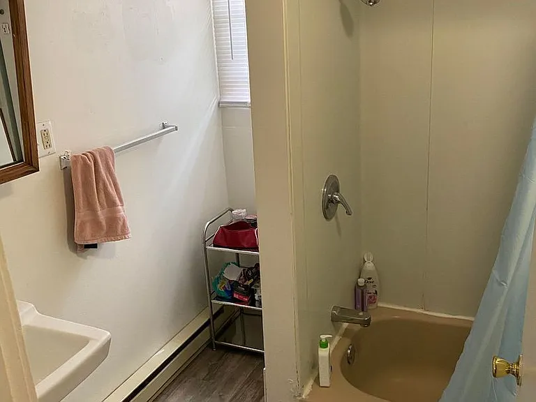 University Park Apartments near Cornell University — Photo 814