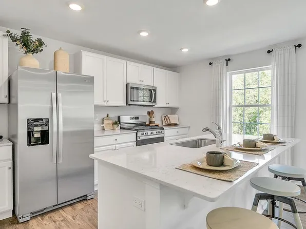 5 Minnow Ave, Barnegat, NJ 08005