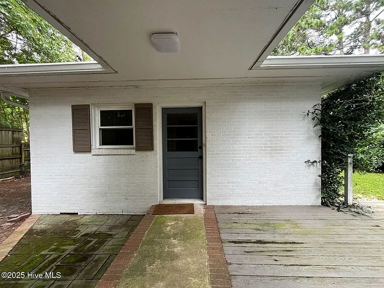 440 E Massachusetts Ave — Photo 32