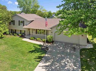 1118 Pawn Dr, Green Bay, WI 54313