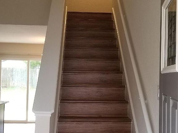 5th image of 1605 Parkwood Dr