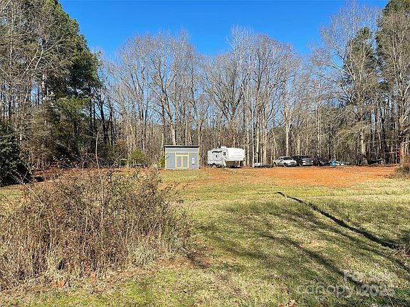 3rd image of 460 Eastover Ave