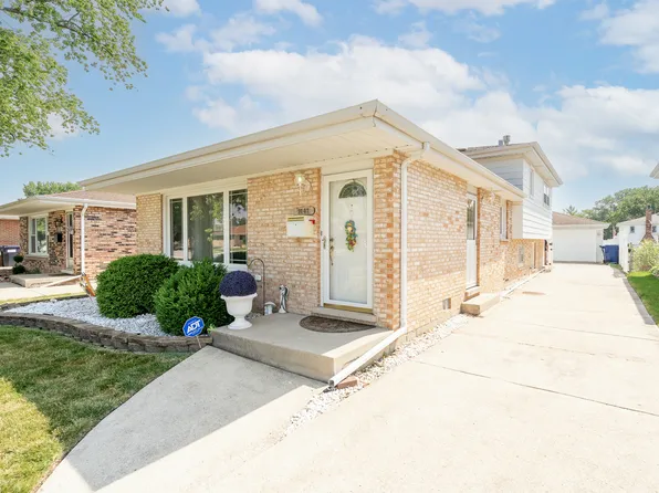 9147 S Trumbull Ave, Evergreen Park, IL 60805