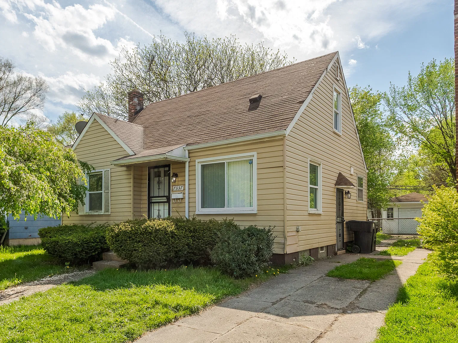 3 bed, 1274 sqft, $1,700 — Photo 2