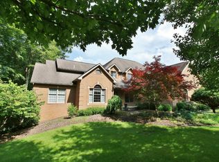 3620 Greenbriar Dr, Zanesville, OH 43701