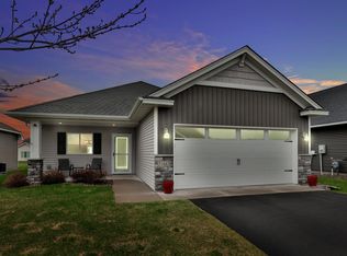 31683 Newport Curv, Lindstrom, MN 55045