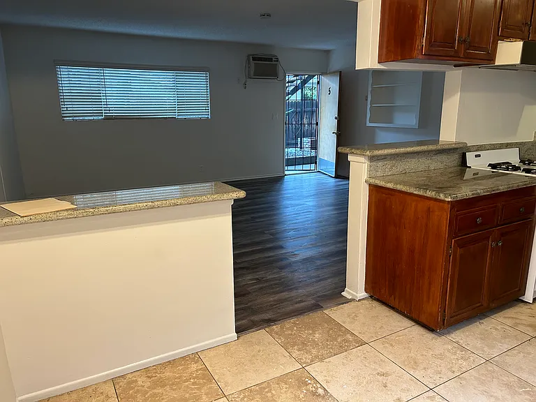 224 W Palm Ave — Photo 3