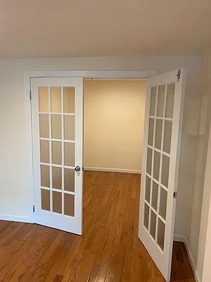 Rented by Dekom Inc. | media 30