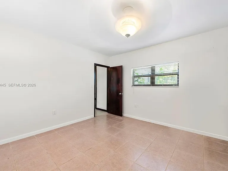 540 S Shore Dr — Photo 40