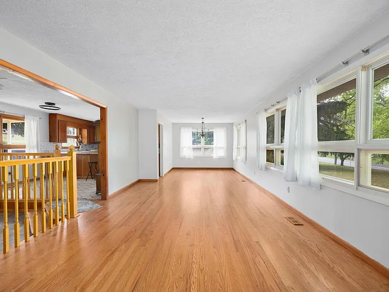2209 King College Rd — Photo 2