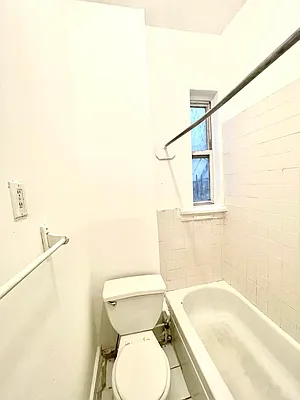 Rented by Pear NYC LLC | media 40