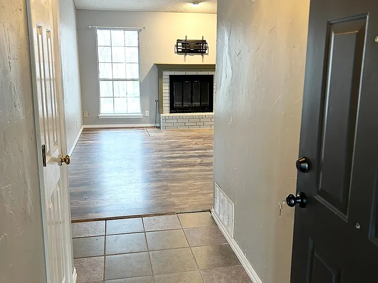 2229 W Quinton St — Photo 3