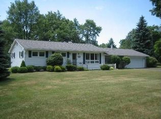 1285 W Moore Rd, Hillsdale, MI 49242