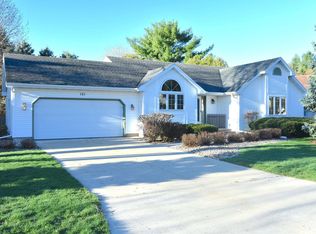 121 Sandridge Trl, Sun Prairie, WI 53590