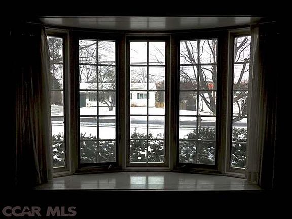 3rd image of 110 W Aaron Dr