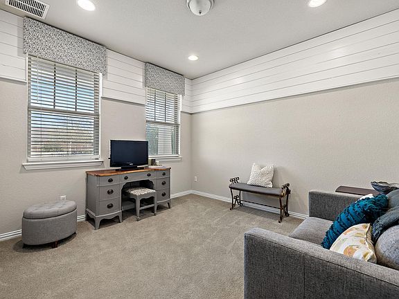 3rd image of 202 Simmental Loop