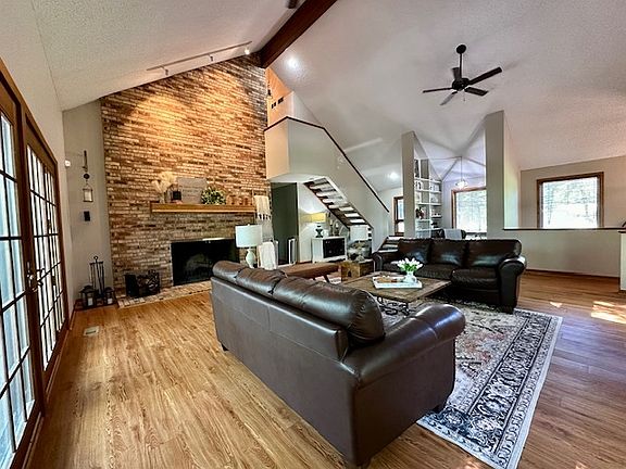 4th image of 6 Tanglewood Ct
