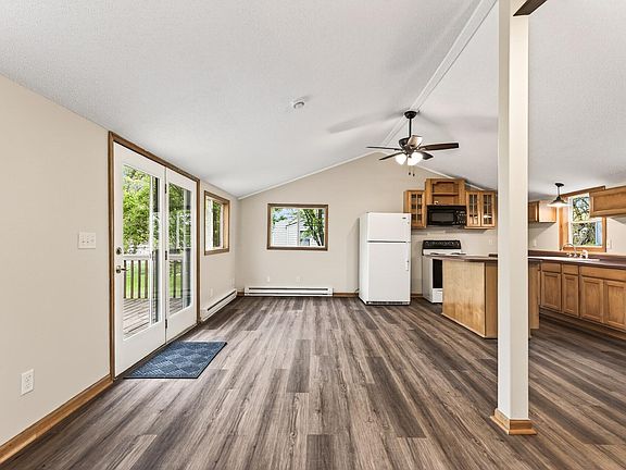 5th image of 11073 Hoyer Ave NW