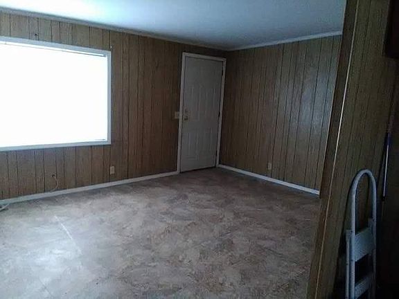 3rd image of 204 E Baseline Rd