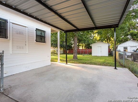 5th image of 1043 Recio St