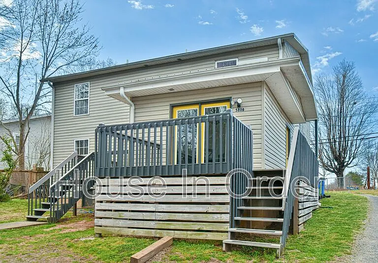 580 Fairview Rd #B — Photo 3