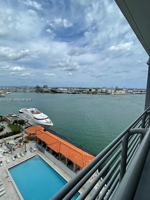 One Miami East Condo — Photo 3