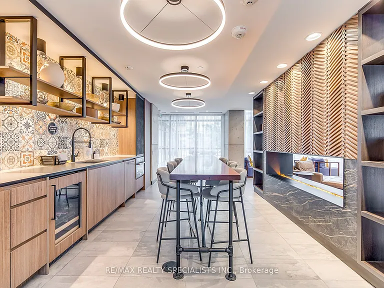 251 Manitoba St #914 — Photo 34
