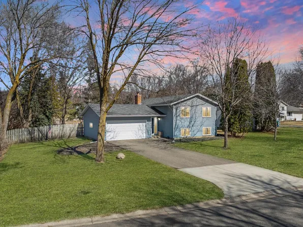 14230 39th Ave N, Plymouth, MN 55447