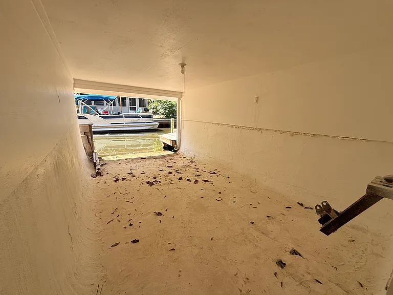 28 E Wild Briar Rd #C — Photo 8