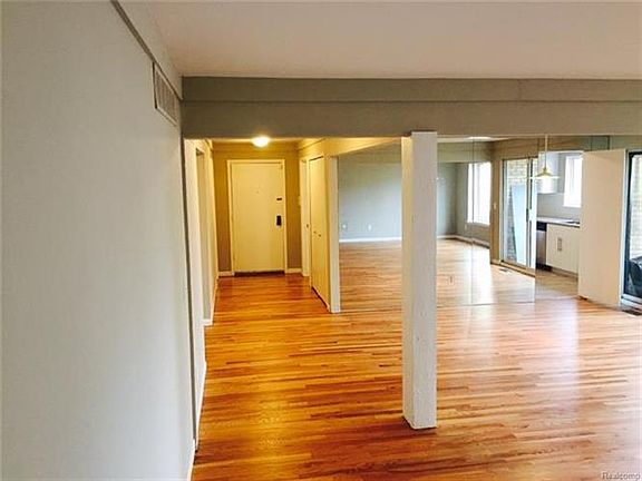 4th image of 22500 Saratoga St APT 101