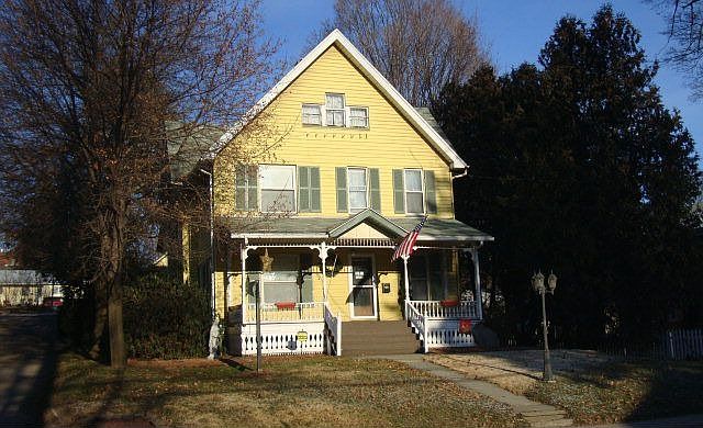 1st image of 323 Elmira St
