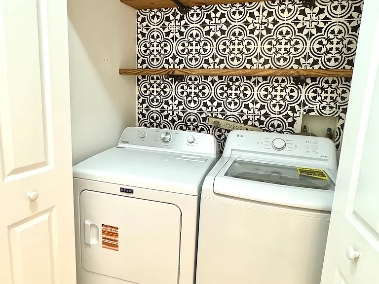 Washer Dryer Unit in Unit