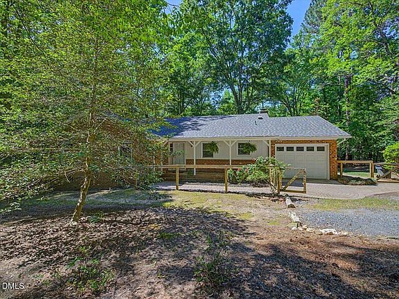 3rd image of 360 Roberson Creek Rd