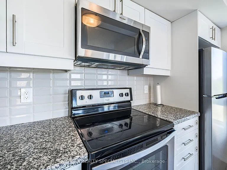 30 Dunsheath Way #527 — Photo 12