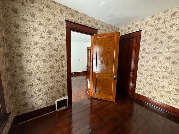 2nd image of 502 E 24th St #1