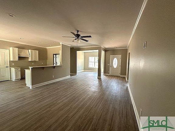 3rd image of 211 Camelia Drive