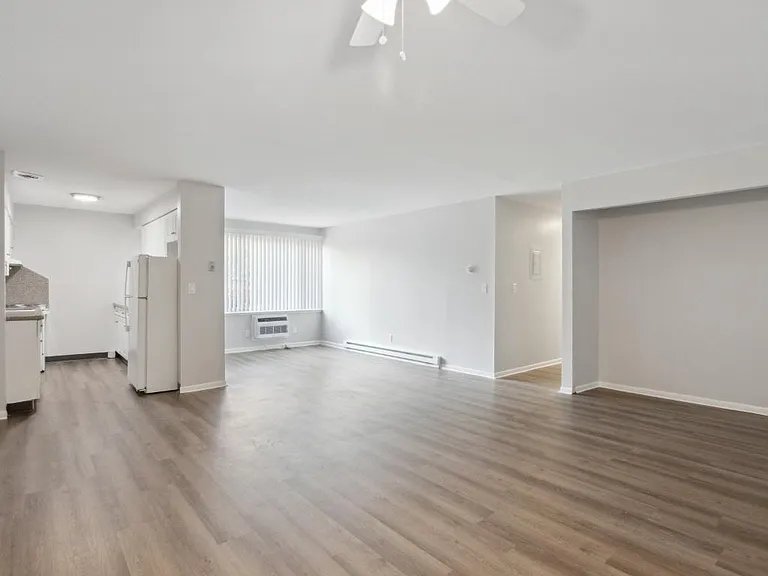 Golden Hill Apartments — Photo 8