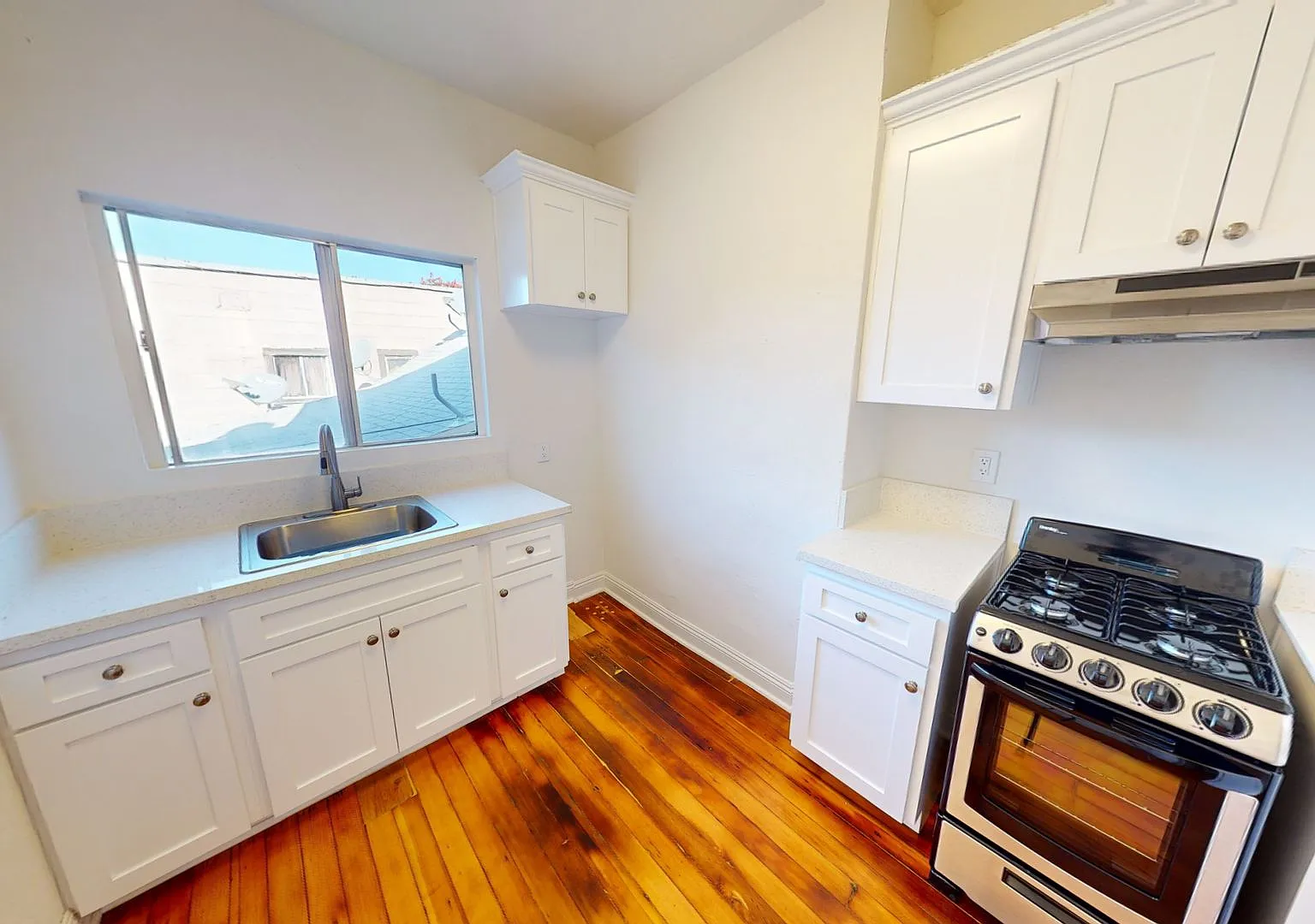 1416 Apartments...Recently Renovated...Spacious ...Great Location! — Photo 4