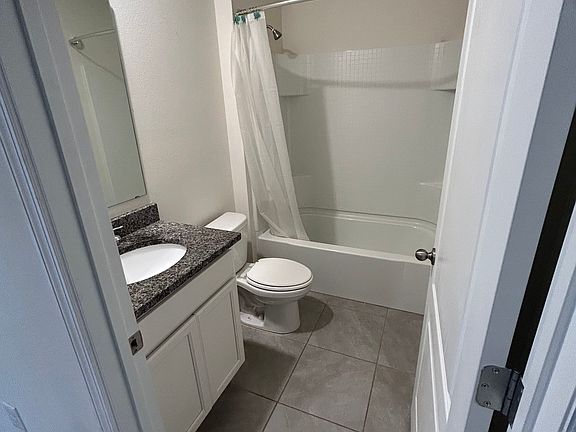 5th image of 3950 Centerville Way