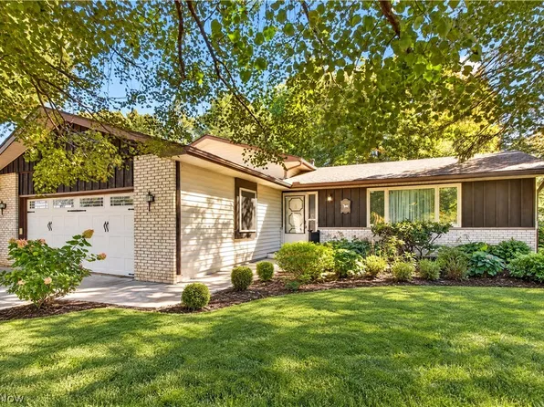 6655 Allandale Dr, Amherst, OH 44001