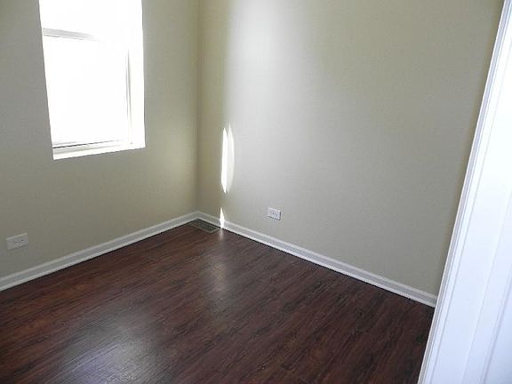 3rd image of 1544 W Wabansia Ave #1FRONT