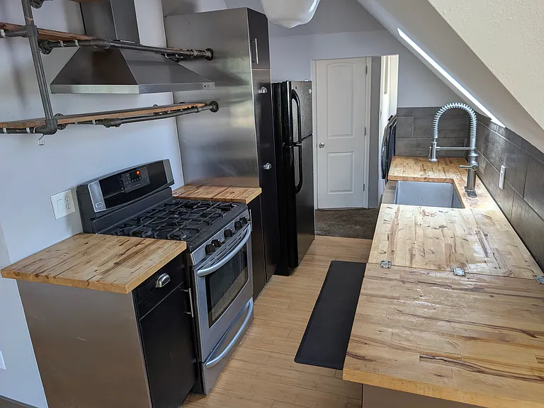 2929 Curtis St #B — Photo 22