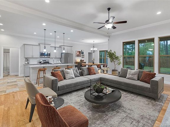 2nd image of 614 Lionel Ln