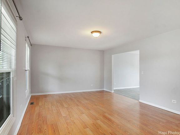 4th image of 115 Balsam Ct